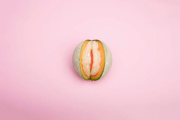 Causes, Symptoms, and Effects of a Dry Vagina Peter M. Lotze, MD